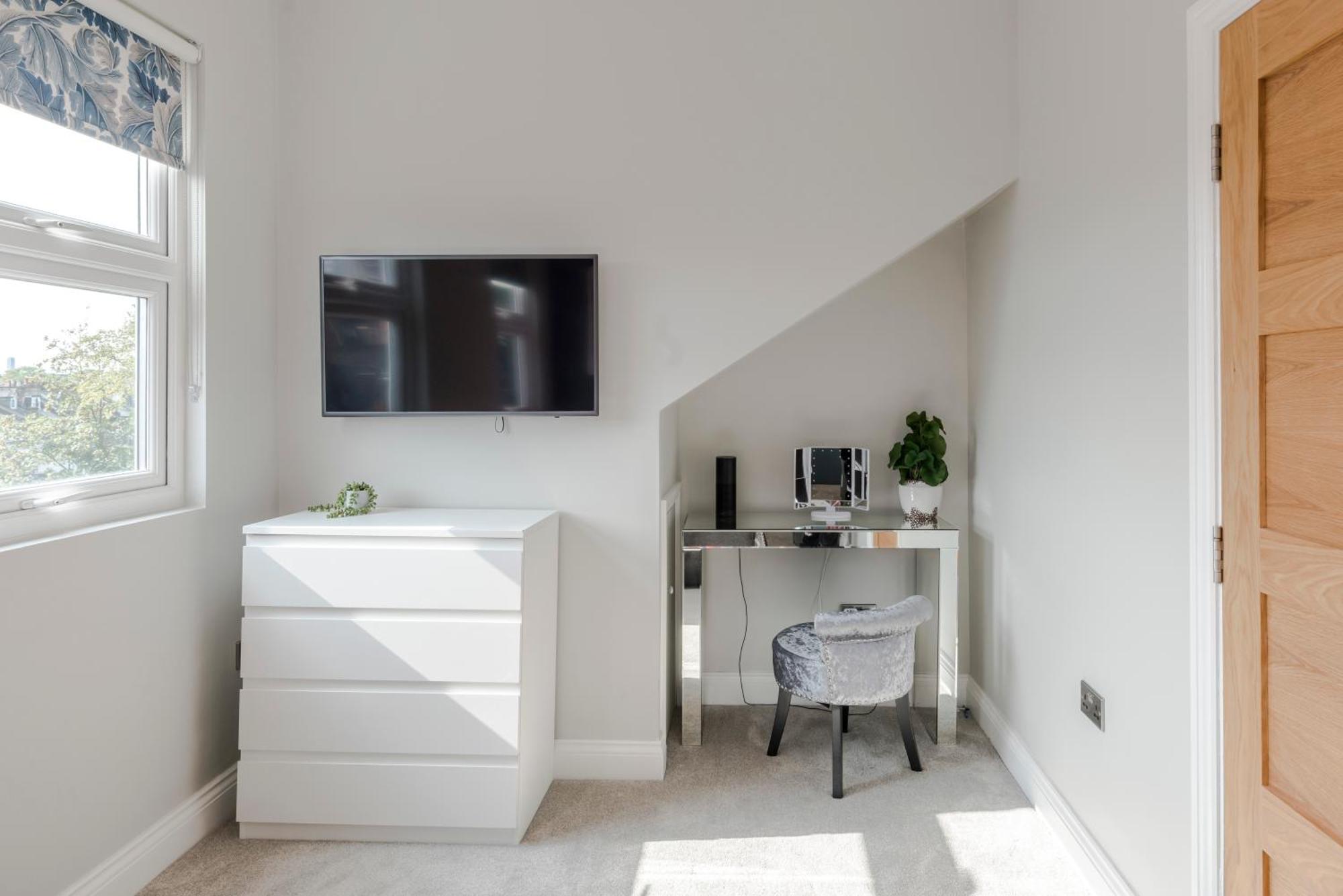 Stunning 3 Bed Duplex Apartment In The Heart Of West Hampstead Londra Exterior foto