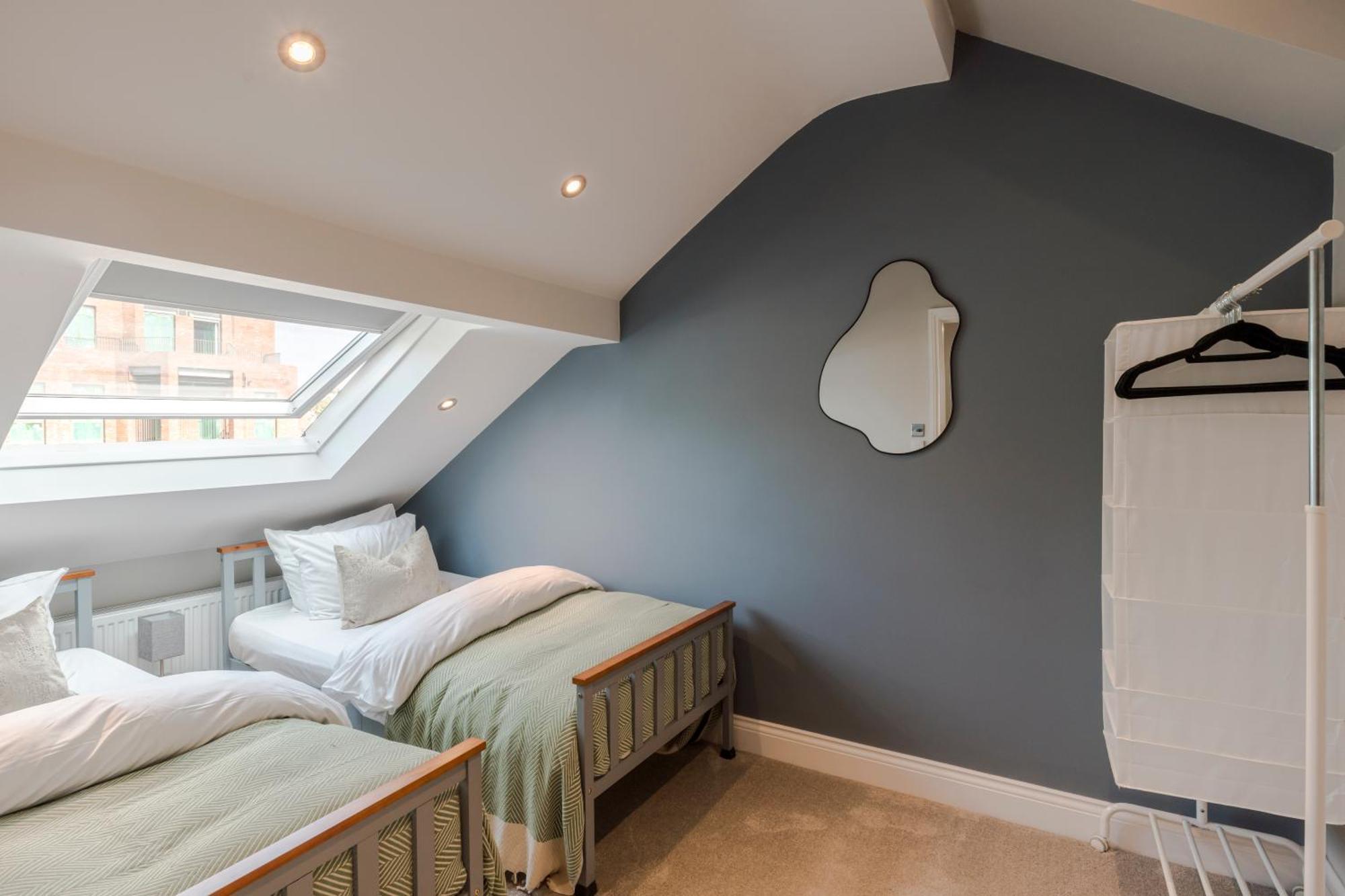 Stunning 3 Bed Duplex Apartment In The Heart Of West Hampstead Londra Exterior foto